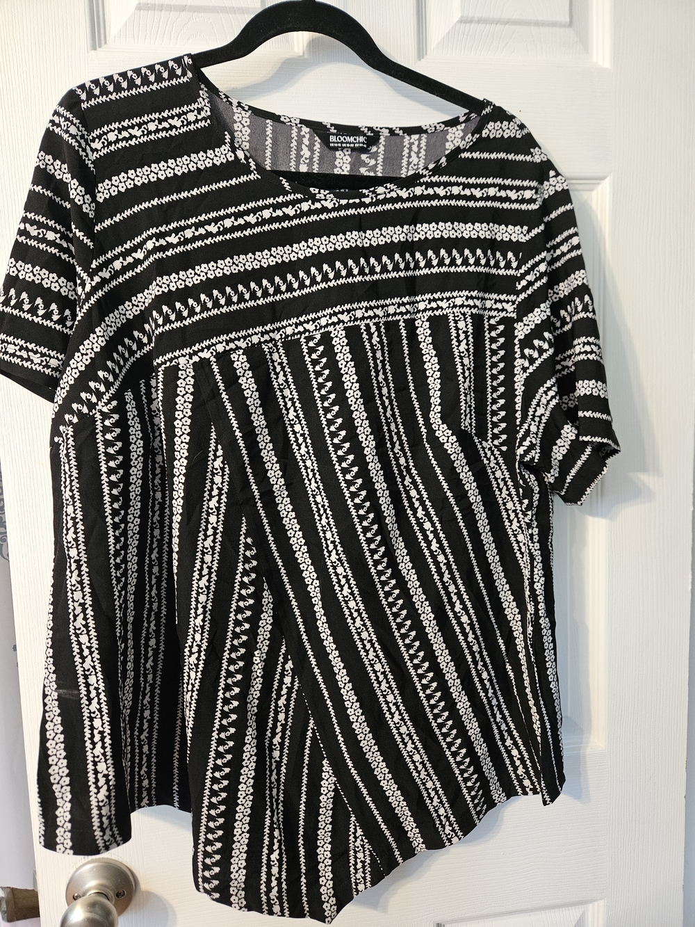 BloomChic Black & White Striped Pattern Short Sleeve Tunic